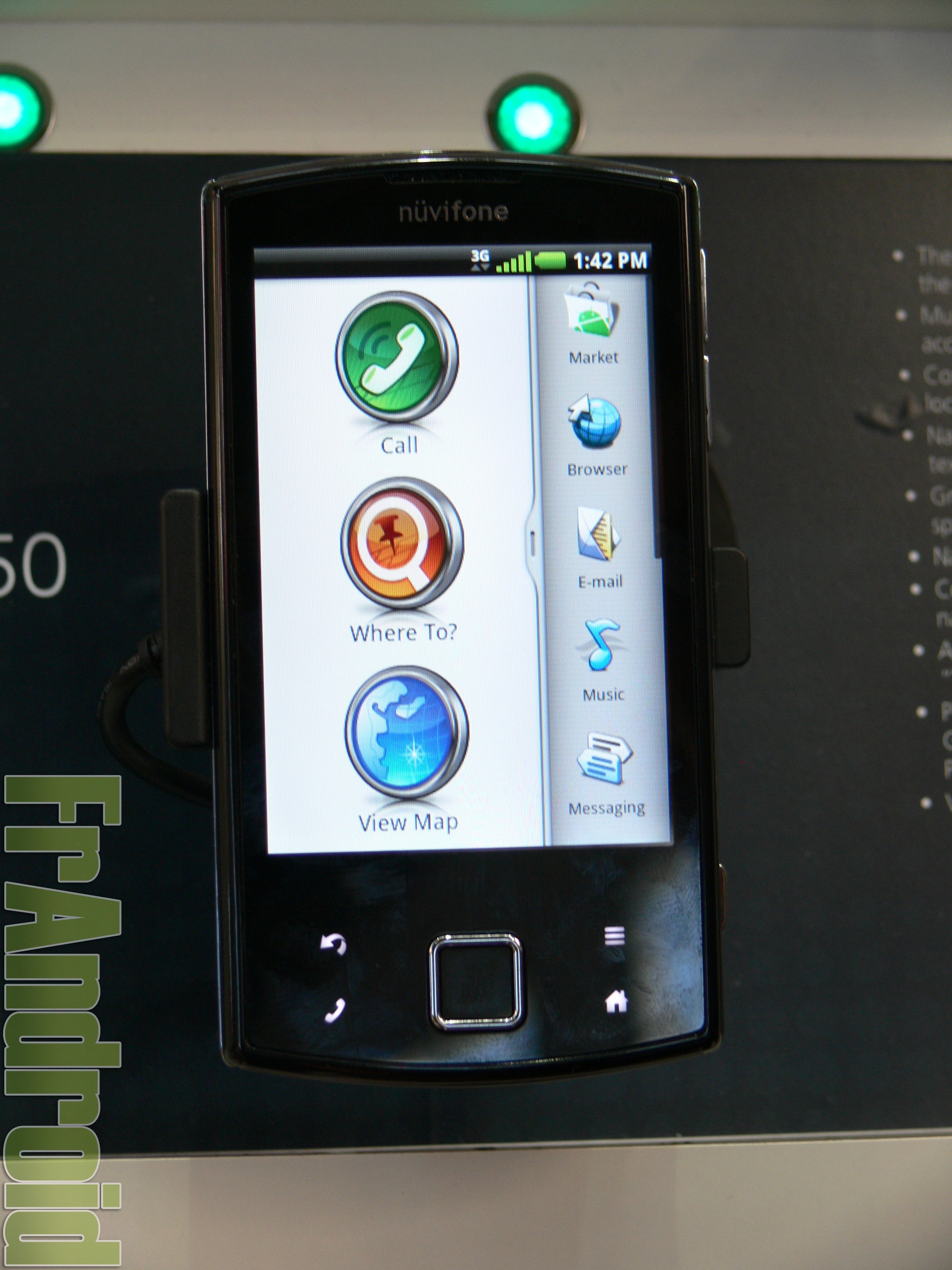 Garmin_Nuviphone_50_01