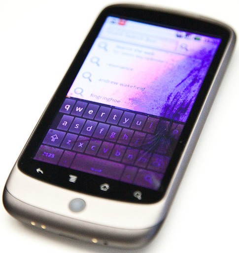 nexus-one-cracked-03052010