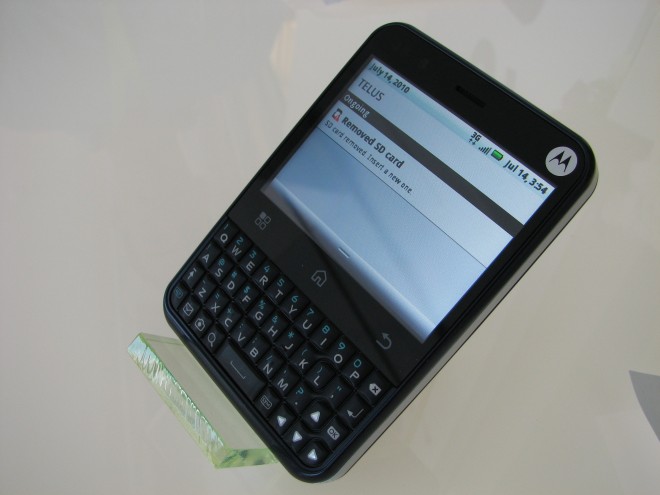 Motorola-Charm-Telus-660x495
