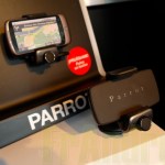 Présentation du Parrot Minikit Smart, un support mains-libres et chargeur Présentation du Parrot Minikit Smart, un support mains-libres et chargeur