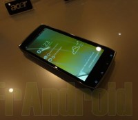 android-acer-iconia-smart-1