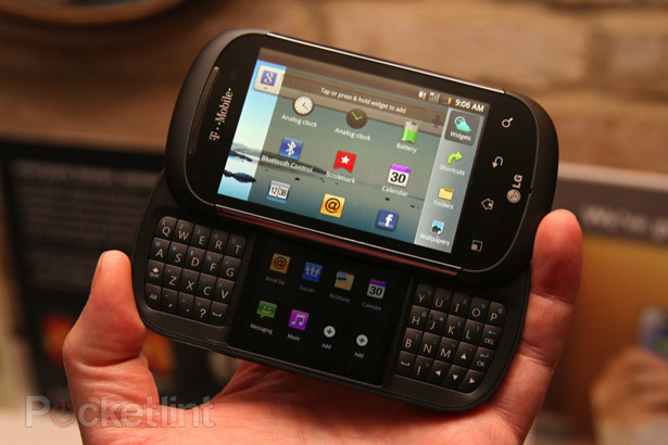 lg-qwerty-dual-screen-android-phone-0