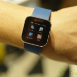 CES 2012 : Prise en main de la Sony Smart Watch, une montre sous Android CES 2012 : Prise en main de la Sony Smart Watch, une montre sous Android