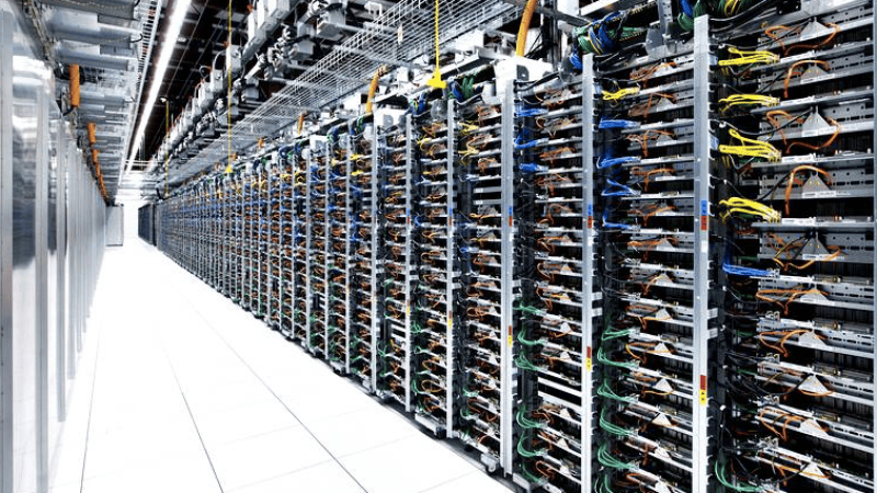 Pourquoi Google, Nvidia et OpenAI acceptent de mettre leurs data centers en pause