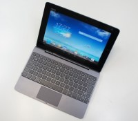Une bien ancienne photo de Frandroid, l'Asus Transformer TF701 // Source : Frandroid Une bien ancienne photo de Frandroid, l'Asus Transformer TF701 // Source : Frandroid
