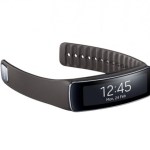 Le Samsung Gear Fit passe au mode portrait pour une meilleure lisibilité Le Samsung Gear Fit passe au mode portrait pour une meilleure lisibilité