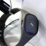 Samsung Activity Tracker : le nouveau bracelet connecté du Coréen coûte 80 euros Samsung Activity Tracker : le nouveau bracelet connecté du Coréen coûte 80 euros