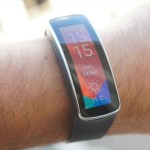 Test du Samsung Gear Fit, un bracelet pas comme les autres Test du Samsung Gear Fit, un bracelet pas comme les autres