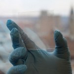 Un film de protection capable de rendre les écrans incassables attend son heure Un film de protection capable de rendre les écrans incassables attend son heure