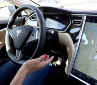 tesla-autopilot-2