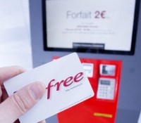 Borne-interactive-Free-Mobile-et-carte-SIM