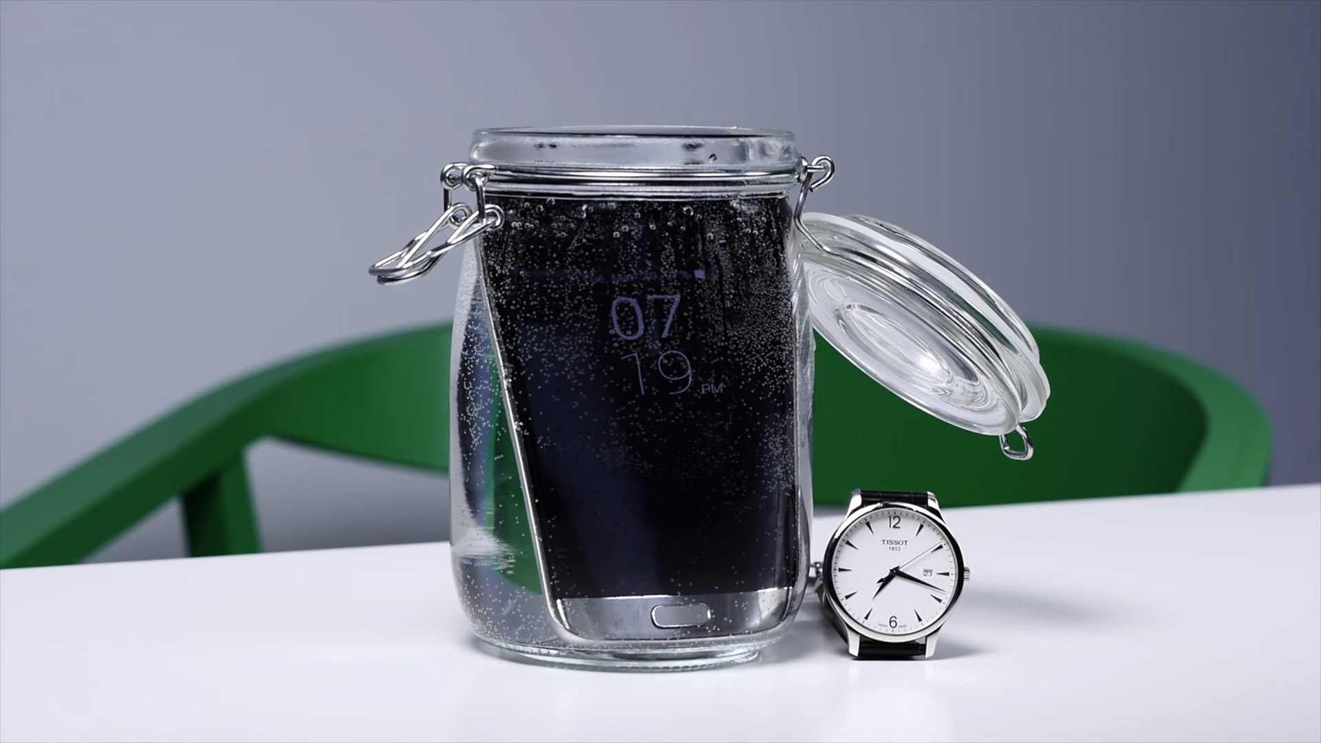 samsung-galaxy-s7-edge-pot-eau-unboxtherapy