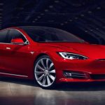 Tesla Model S : un root permet de lire des vidéos sur son écran principal Tesla Model S : un root permet de lire des vidéos sur son écran principal