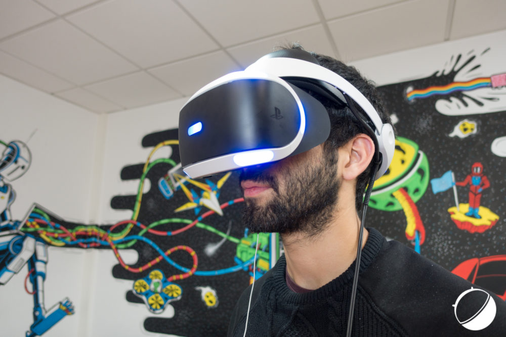sony-playstation-vr-10-sur-25 sony-playstation-vr-10-sur-25