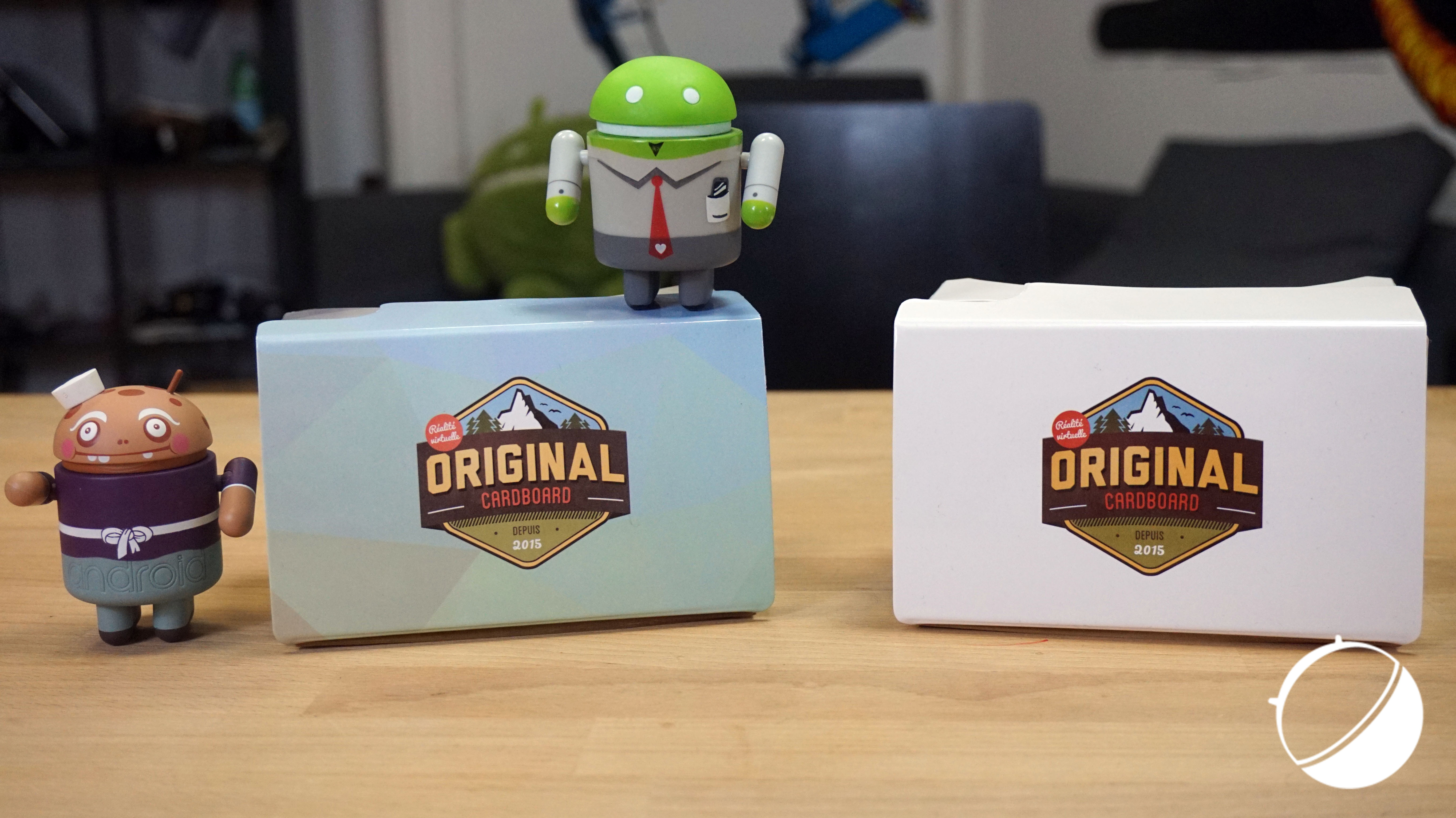 une-original-cardboard