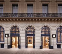 03928162-photo-apple-store-opera