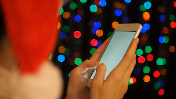 image-preview_chatting-smartphone-in-christmas-day