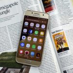 Test vidéo du Samsung Galaxy A3 2017, design soigné et autonomie Test vidéo du Samsung Galaxy A3 2017, design soigné et autonomie