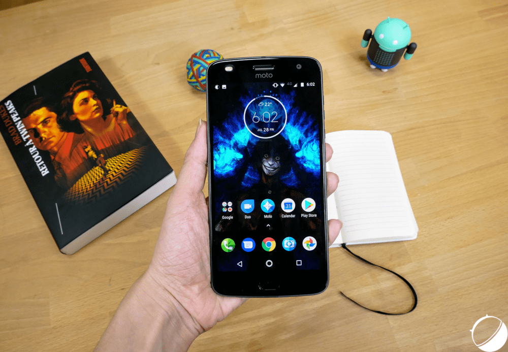 moto-z2-play1 moto-z2-play1