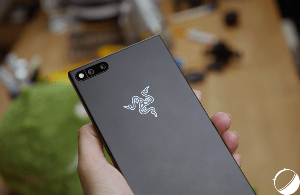 razer-phone-illustration-4 razer-phone-illustration-4