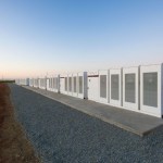 Elon Musk a achevé la construction de la plus grande batterie au monde en un temps record Elon Musk a achevé la construction de la plus grande batterie au monde en un temps record