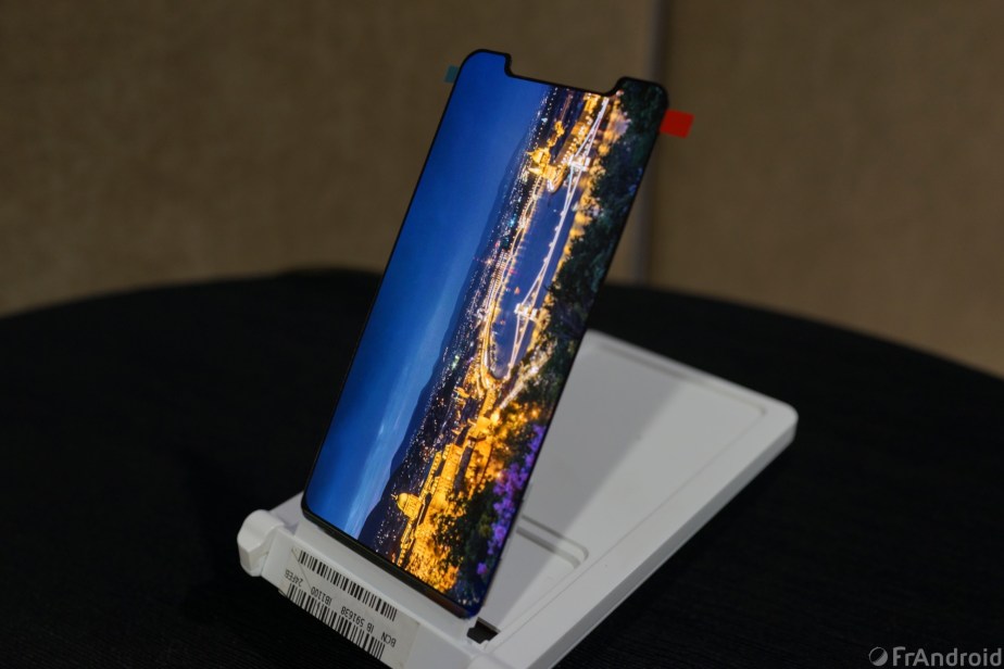 c_OLED - MWC18 - FrAndroid - DSC03903