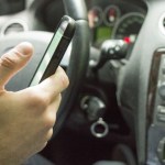 Même à l’arrêt, utiliser son téléphone en voiture en France sera sanctionné Même à l’arrêt, utiliser son téléphone en voiture en France sera sanctionné