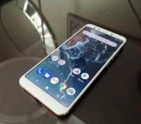 xiaomi-mi-a2-prise-main-07