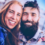 Samsung essaye de faire passer des photos stock pour des selfies de Galaxy A8 Samsung essaye de faire passer des photos stock pour des selfies de Galaxy A8