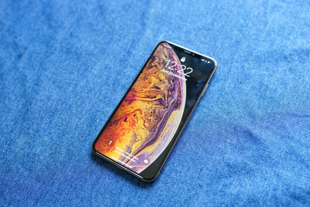 iPhone XS iPhone XS