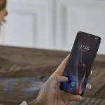 Le OnePlus 6T se montre en train d’être utilisé dans une série de photos Le OnePlus 6T se montre en train d’être utilisé dans une série de photos