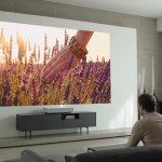LG présente un vidéoprojecteur ultra courte portée capable d’afficher une image de 120 pouces en 4K LG présente un vidéoprojecteur ultra courte portée capable d’afficher une image de 120 pouces en 4K