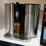 Voici la première micro-brasserie connectée pour fabriquer sa propre bière chez soi Voici la première micro-brasserie connectée pour fabriquer sa propre bière chez soi
