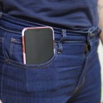 Nos poches et les smartphones : nouvel exemple d&rsquo;une société pensée pour les hommes avant les femmes