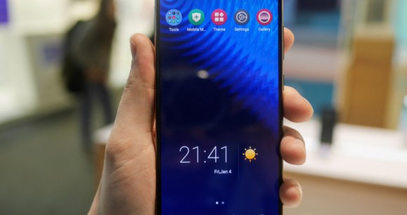 Hisense U30 (7) Hisense U30 (7)