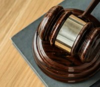 maillet-justice-tribunal