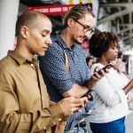 Chaque personne passe en moyenne plus de 100 jours par an sur Internet d&rsquo;après un rapport