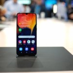 Le Samsung Galaxy A40 apparaît chez un revendeur, dévoilant son design, sa fiche technique et son prix Le Samsung Galaxy A40 apparaît chez un revendeur, dévoilant son design, sa fiche technique et son prix