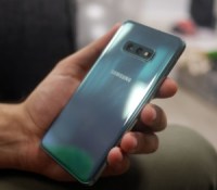 Samsung Galaxy S10e dos