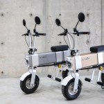 Ce cyclomoteur électrique passe-partout file jusqu’à 45 km/h malgré son format miniature