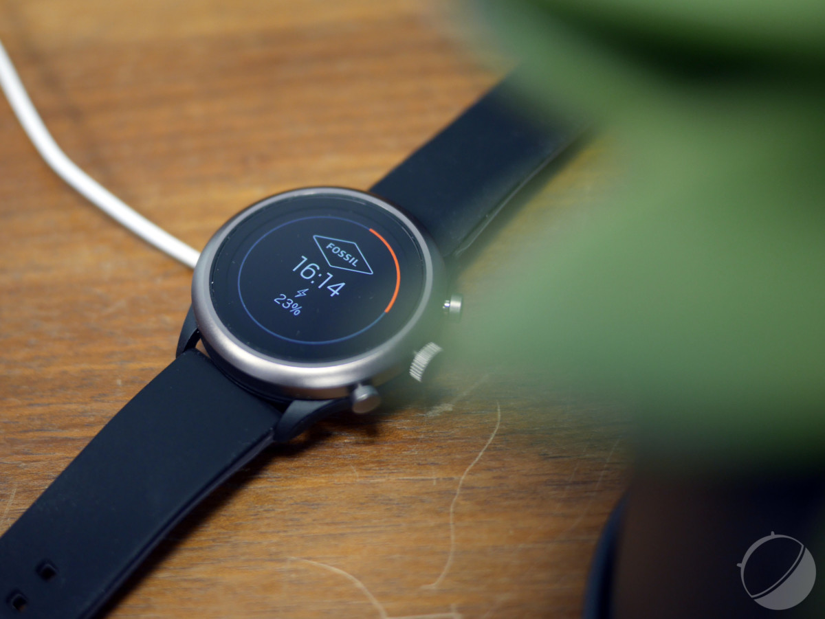 fossil-sport-charge fossil-sport-charge