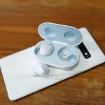 AirPods ou Galaxy Buds ? Pour Consumer Reports, Samsung est largement vainqueur AirPods ou Galaxy Buds ? Pour Consumer Reports, Samsung est largement vainqueur
