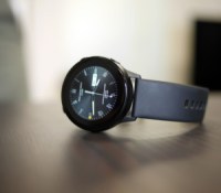 Samsung Galaxy Watch Active posée
