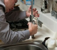 plumber-228010_1920