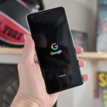 Même l’écran de démarrage du Pixel goûtera au thème sombre Même l’écran de démarrage du Pixel goûtera au thème sombre