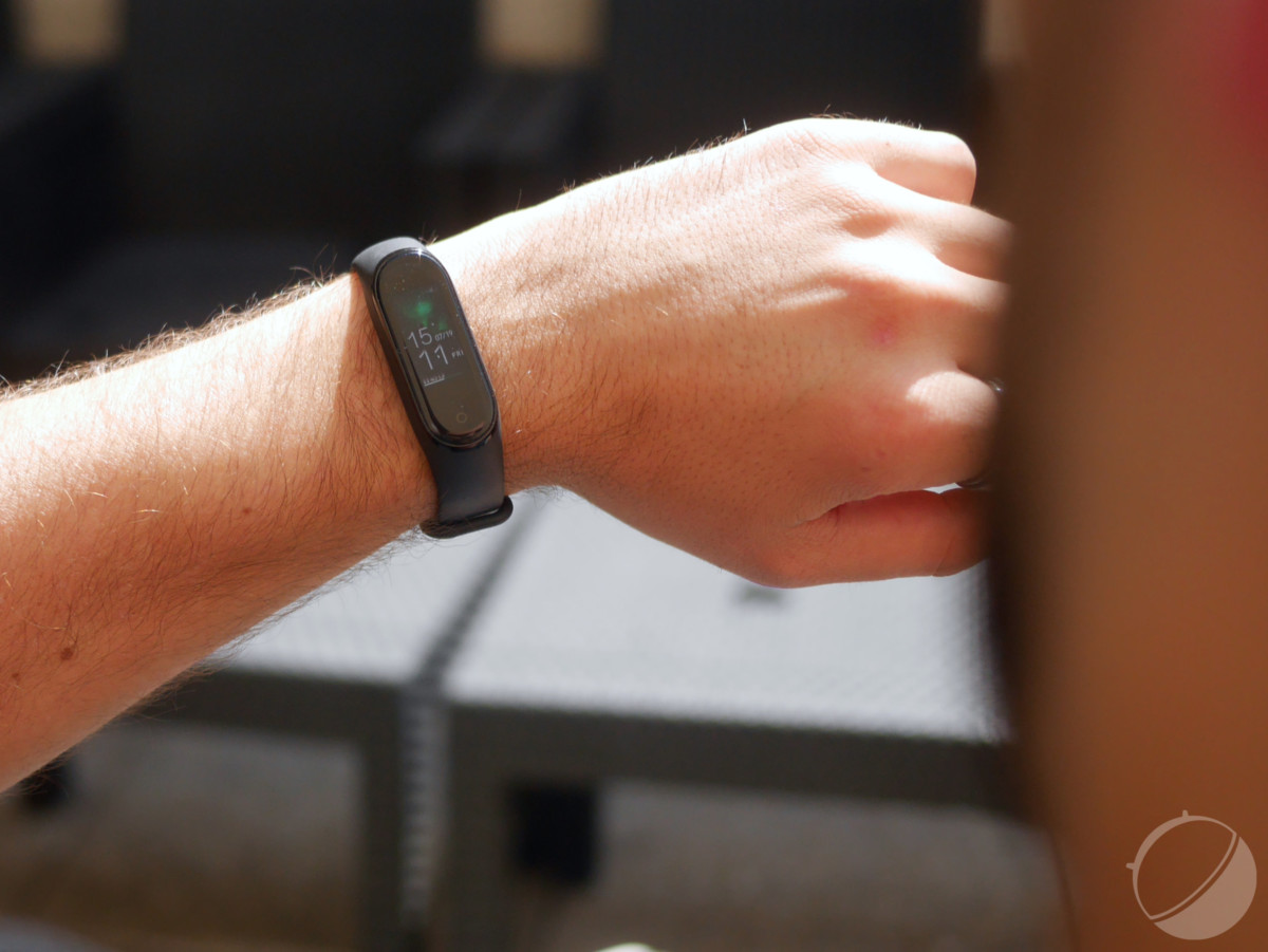 xiaomi-mi-band-4 xiaomi-mi-band-4