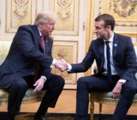 Emmanuel Macron et l'ancien président américain Donald Trump // Source : La Maison-Blanche