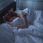 Ne dormez pas avec votre smartphone en charge dans le lit Ne dormez pas avec votre smartphone en charge dans le lit