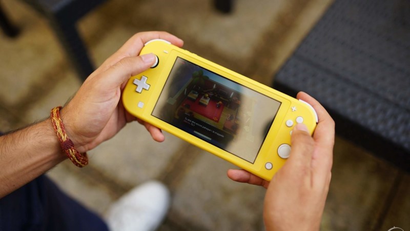 Les meilleurs accessoires pour Nintendo Switch Lite : housse, protection, chargeur et batterie