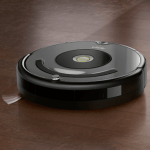 L’aspirateur robot Roomba 676 baisse de prix et passe à 249 euros L’aspirateur robot Roomba 676 baisse de prix et passe à 249 euros